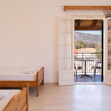 Athineos Apartment'S Дассия Экстерьер фото