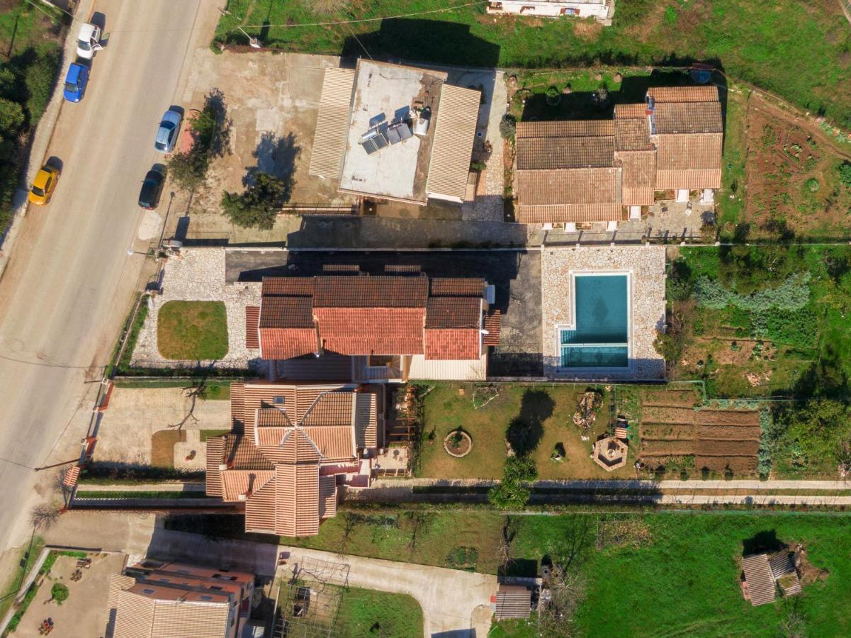 Athineos Apartment'S Дассия Экстерьер фото